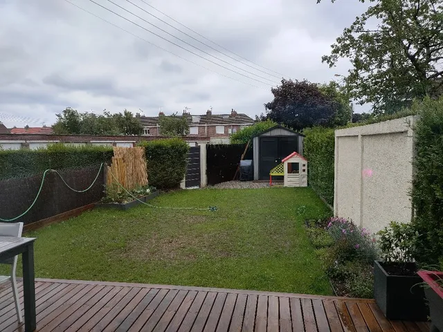 Installer un récupérateur d'eau de pluie à côté d'un abri de jardin ?