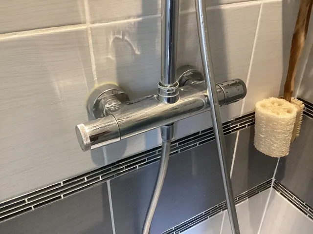 Pb inverseur robinet colonne de douche