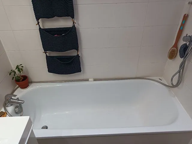 Comment passer le flexible de douche par dessous la baignoire ? - 2