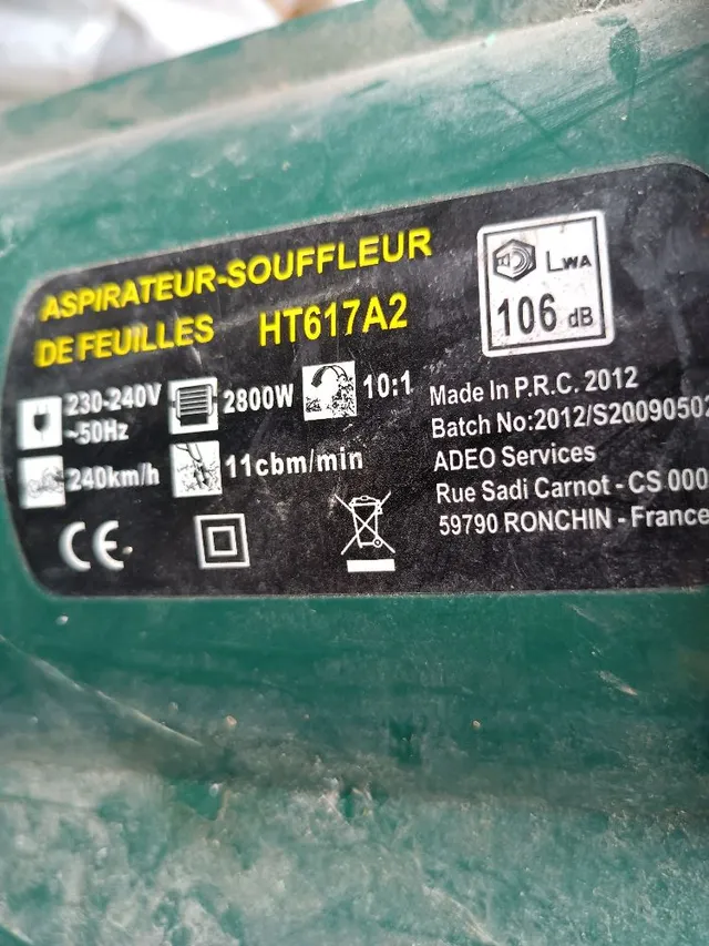 ASPIRATEUR SOUFFLEUR HT617A2