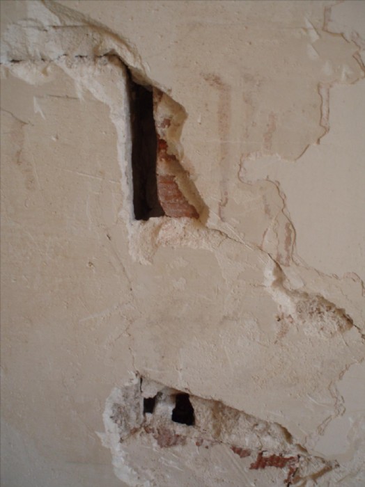 Rénovation murs, enduit plâtre et fissures.